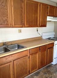 2nd image of 625 Maple St