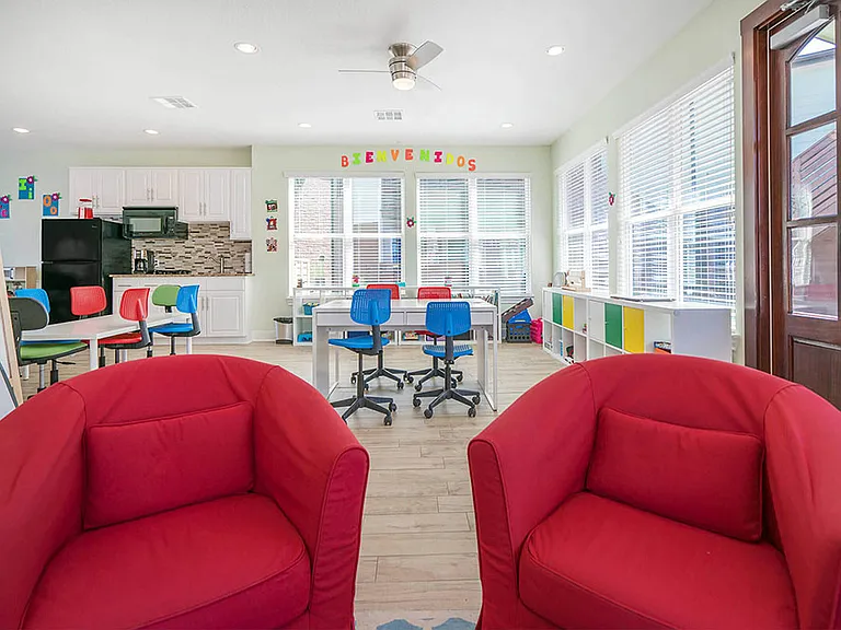 Los Prados Apartment Homes — Photo 18