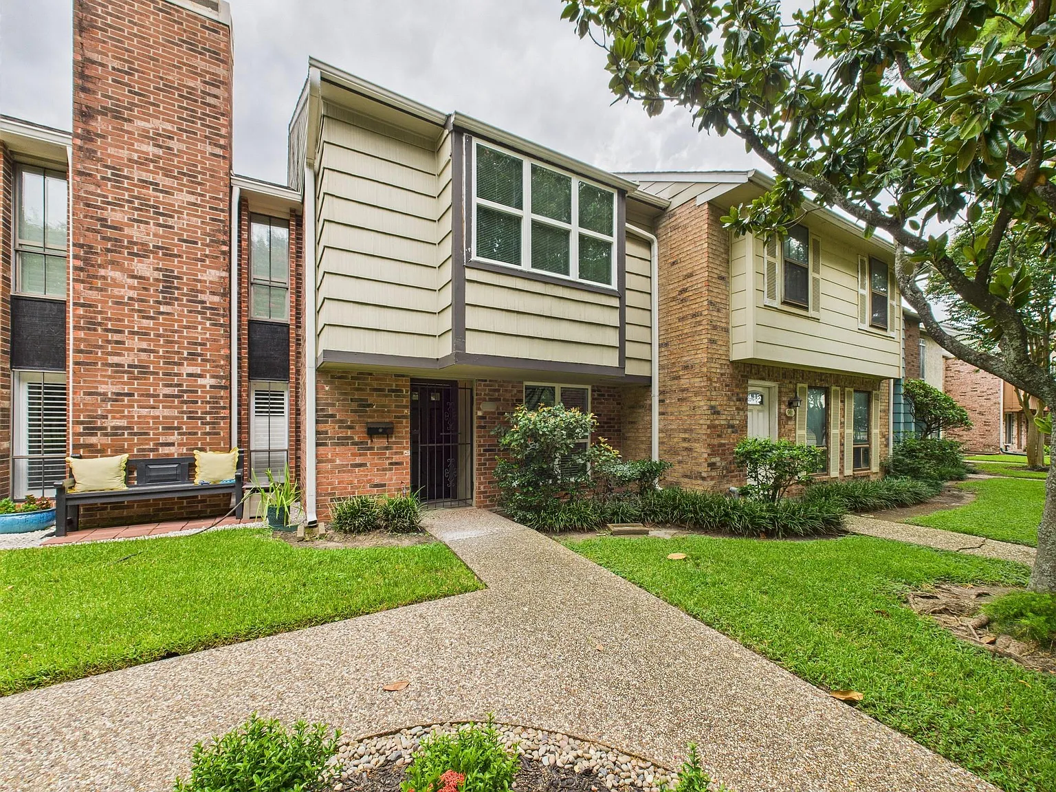 2 bed, 2.5 bath, 1518 sqft, $1,650 — Photo 2
