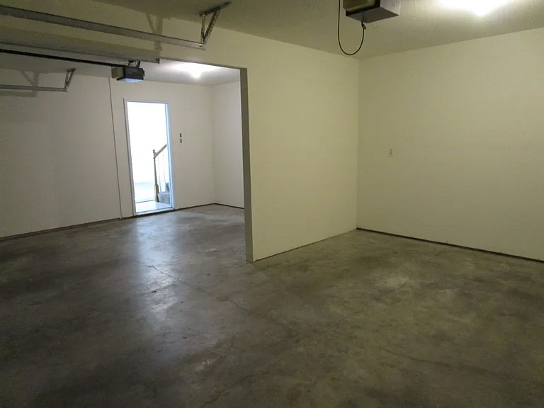5001-5003 Betty Jean Way — Photo 34