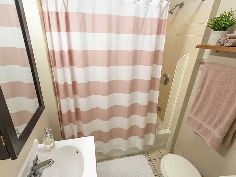 4031 Locust St #1 — Photo 8