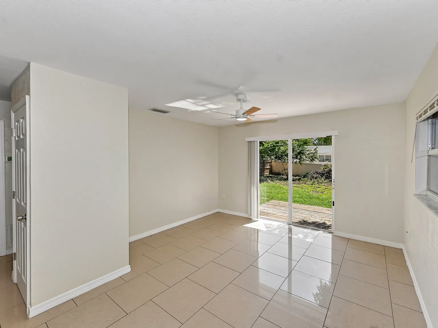 2 bed, 754 sqft, $1,700 — Photo 3