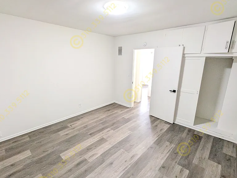 1254 N Havenhurst Dr #15 — Photo 12