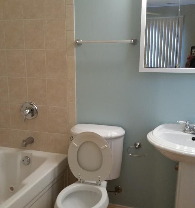 1st image of 3056 N Avers Ave Fl 2nd