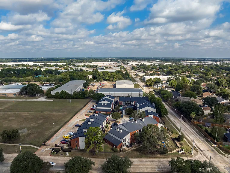 Arise Briar Park — Photo 13
