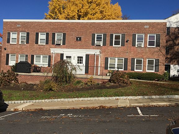 2nd image of 120 N Broadway APT 4D
