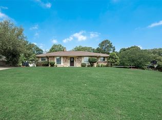 120 Cliffside Dr N, Burleson, TX 76028