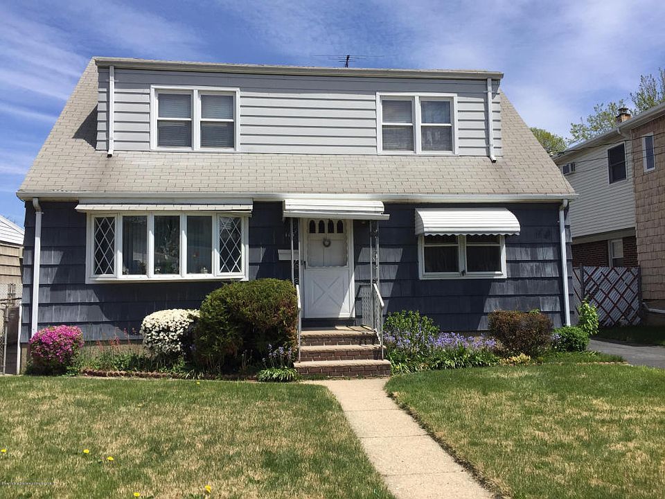 1st image of 115 Evergreen Ave