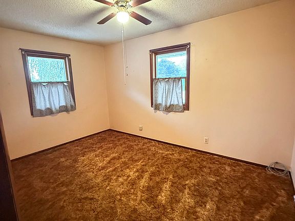2nd image of 109 Parkway Dr