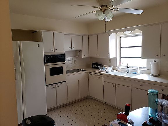 3rd image of 2255 SE 2nd St