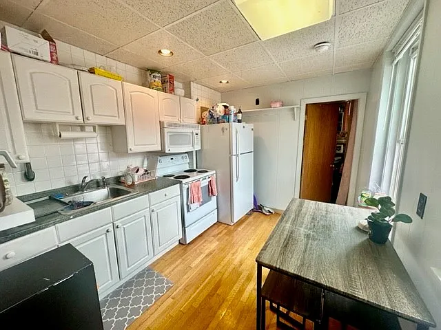 19 Margaret St #4 — Photo 10