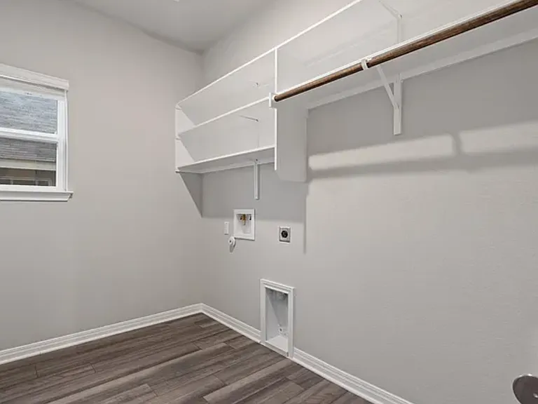 528 Loriner Way — Photo 17