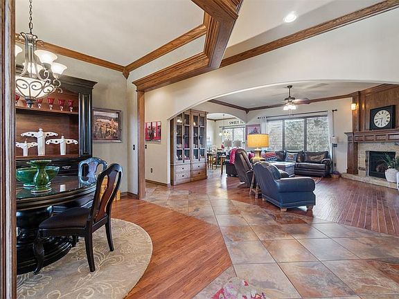 5th image of 12611 Forest Oaks Dr