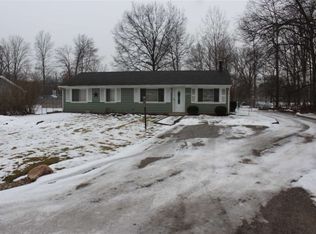 2037 Lathrop Dr, Fort Wayne, IN 46808