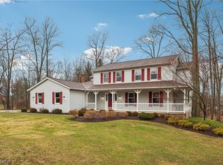 2970 Sweetwater Dr, Brecksville, OH 44141