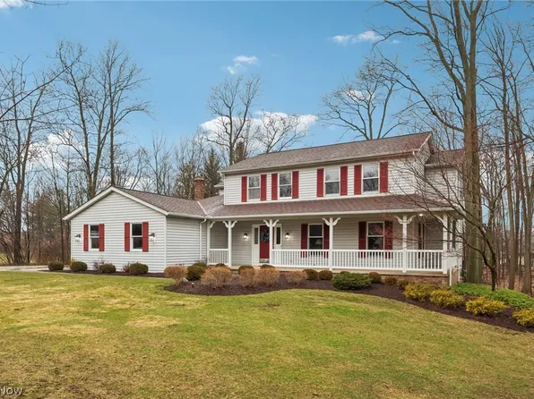 2970 Sweetwater Dr, Brecksville, OH 44141