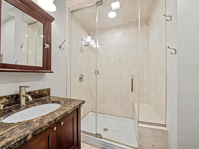 1421 W Augusta Blvd #1F — Photo 15