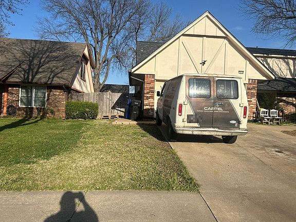 3rd image of 1619 S Beech Ct
