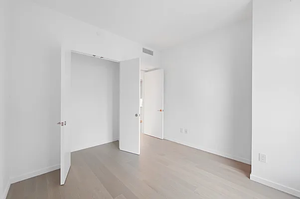 Rented by Oxford Property Group | media 7