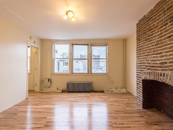 5th image of 96 Laidlaw Ave APT 2