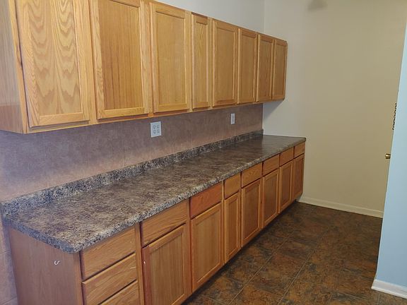 4th image of 4903 N Rockwell St #1
