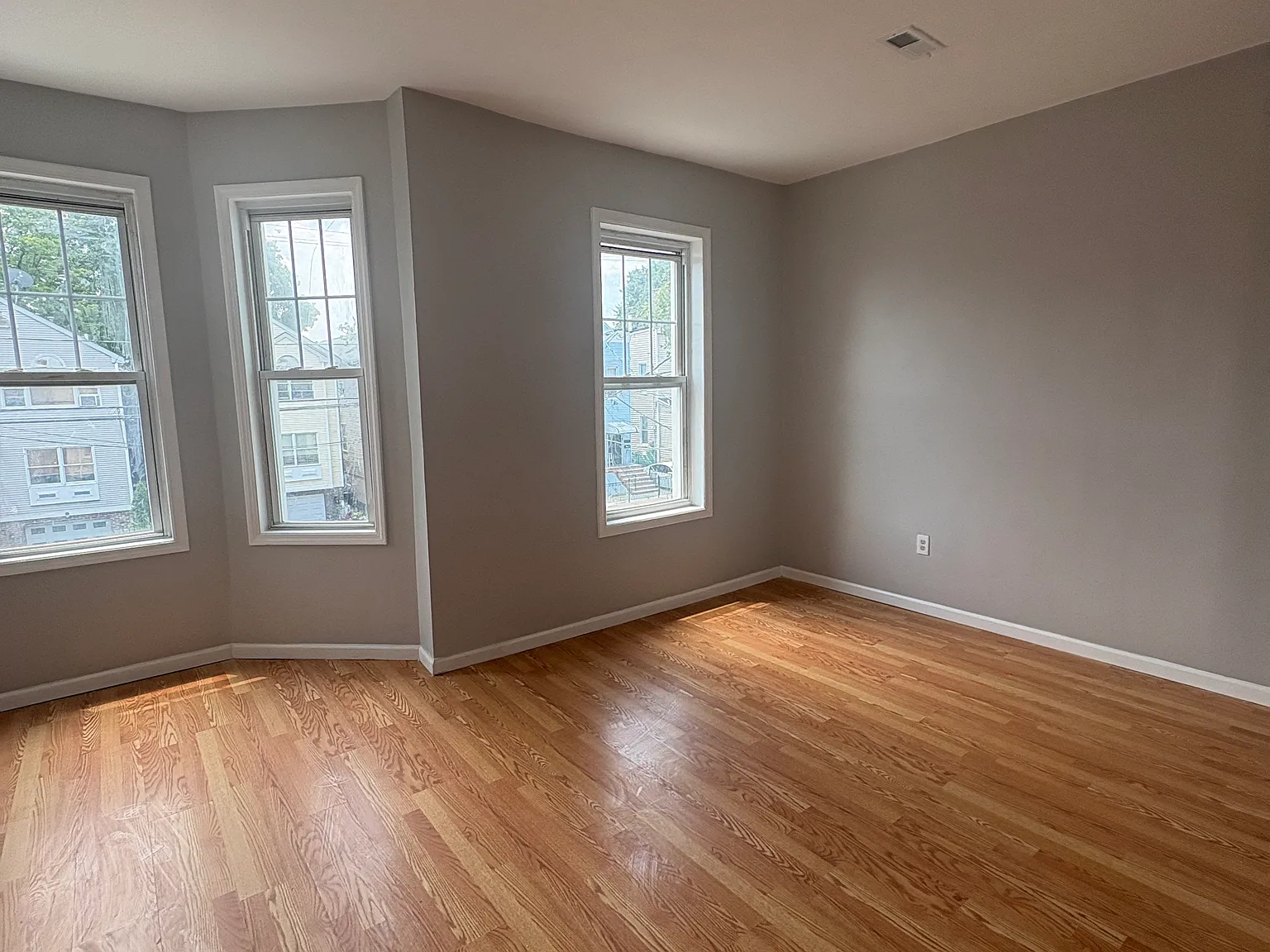 2 bed, $2,400 — Photo 4