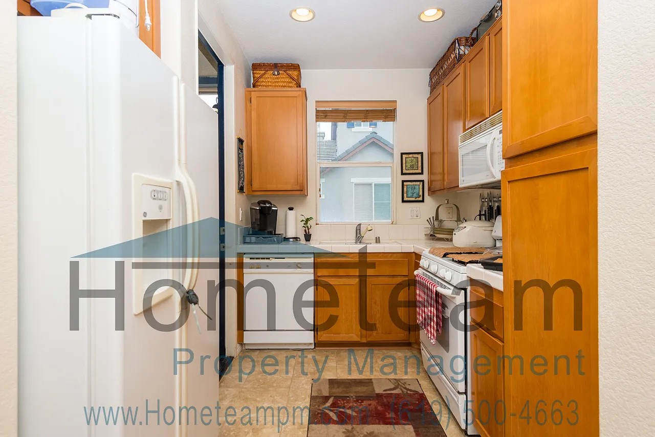 2 Br/2.5 Ba 964 Sqft Eastlake/ Chula Vista Condo — Photo 2