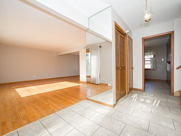 3rd image of 1814 Holly Ave