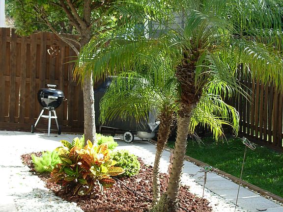 2nd image of 2529 Estancia Blvd