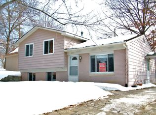 8980 Vinewood Ave, Clarkston, MI 48348