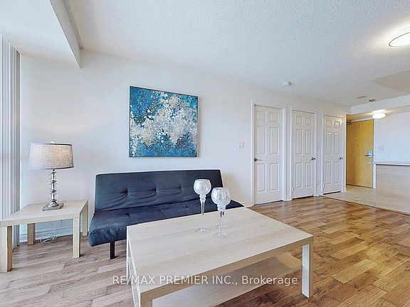 4th image of 88 Grangeway Ave #2607