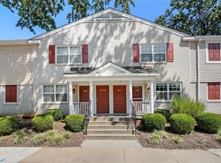 9155 Wrenwood Ln, Saint Louis, MO 63144