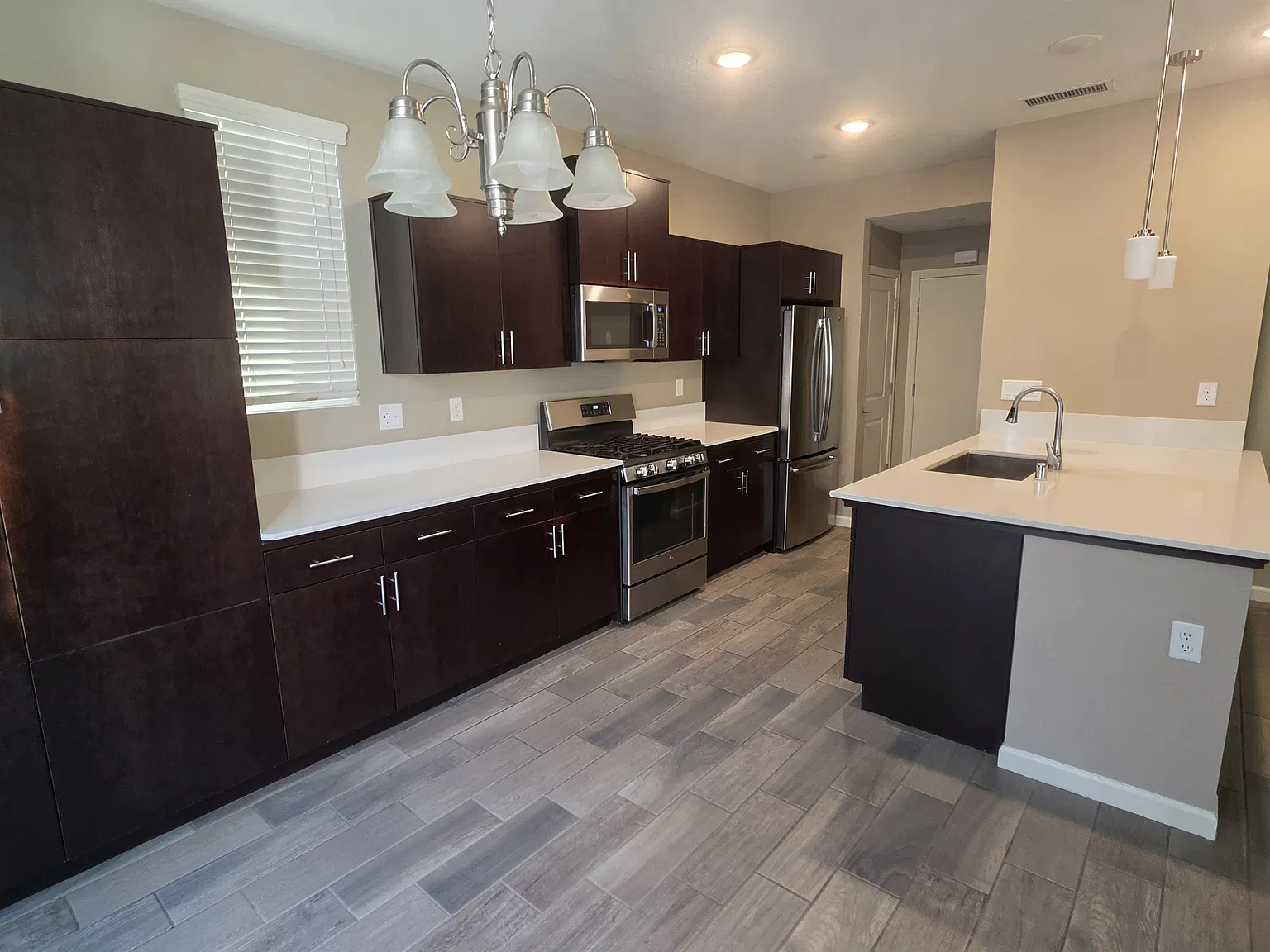 3 bed, 1648 sqft, $2,500 — Photo 4