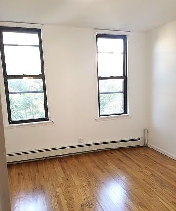 3rd image of 96 Scholes St APT 3R