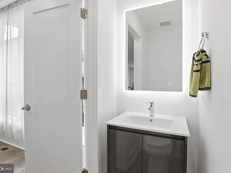 2103 Tysons Rd — Photo 14