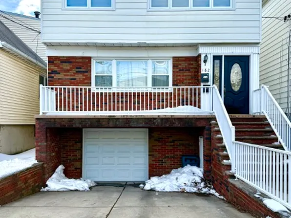 182 W 32nd St Floor 1, Bayonne, NJ 07002