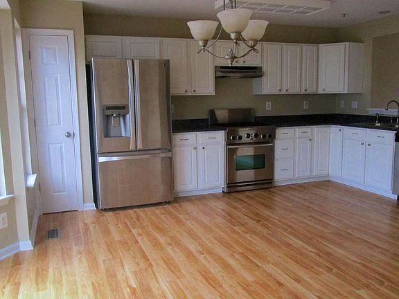 5th image of 2037 Mardic Dr