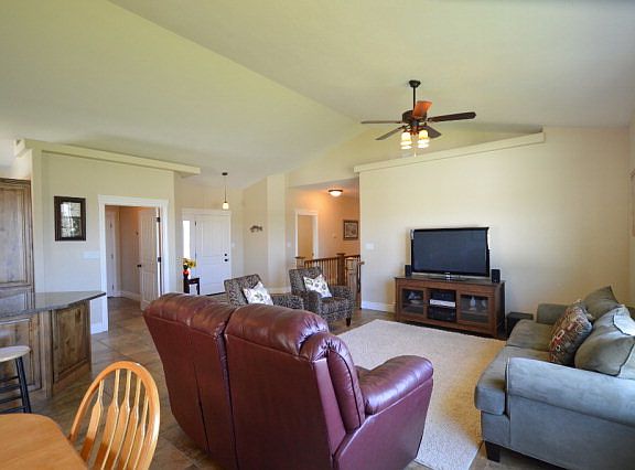2nd image of 1780 Sunny Pine Way