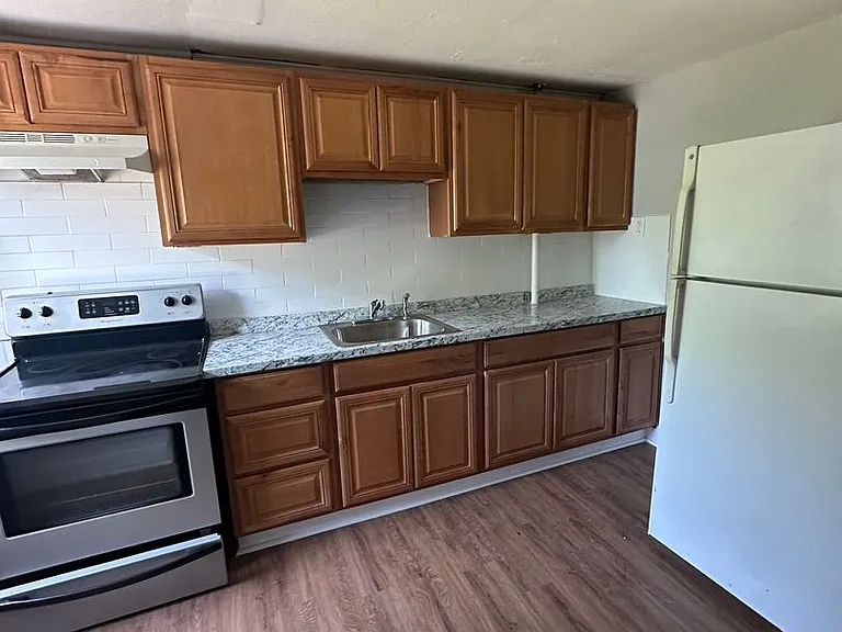 24 Owen Ave #3 — Photo 4