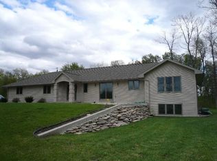 2381 Deerfield Ave W, Suamico, WI 54173