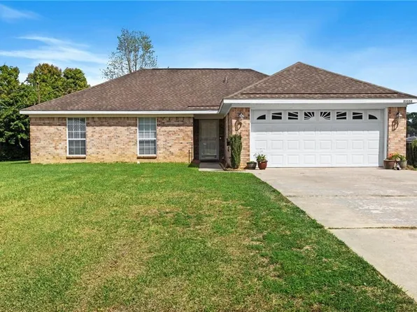 23550 Harvest Creek Dr, Robertsdale, AL 36567