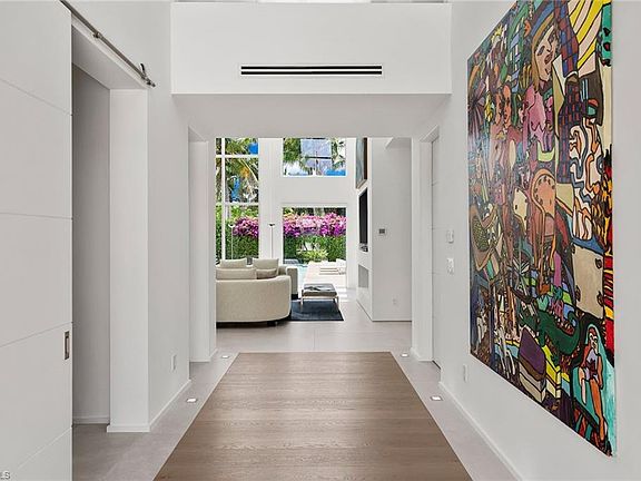 4th image of 652 Bougainvillea RD