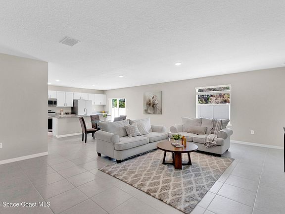 2nd image of 634 Brickell St SE