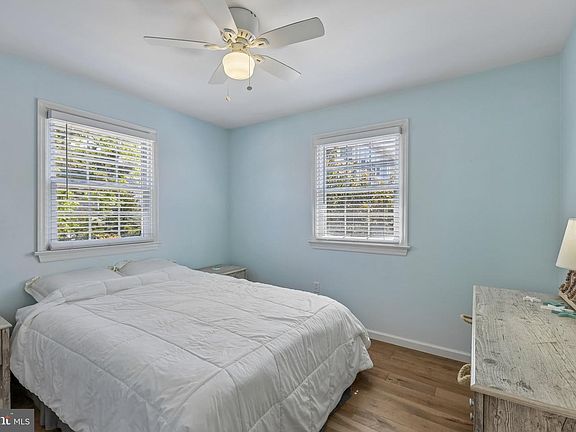5th image of 301 W 18th St