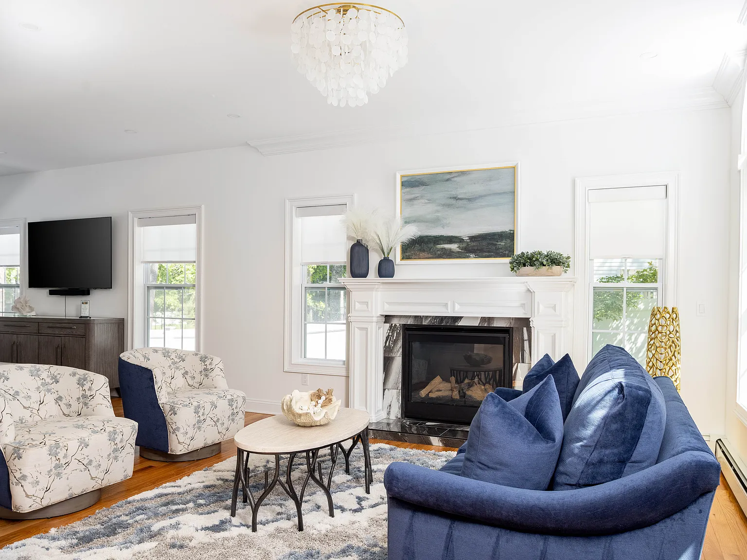 Greenway Court | 5BR Home with Heated Pool | Rove Travel — Photo 4