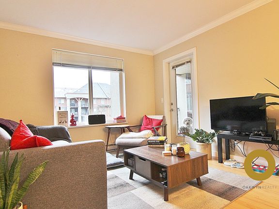 2nd image of 240 Sherbrooke St #1A