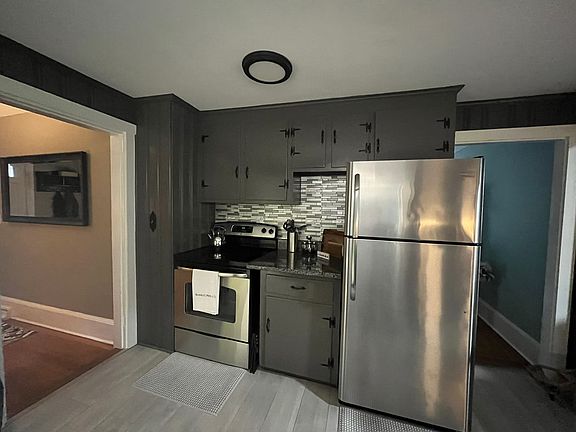 5th image of 277 Pleasant St