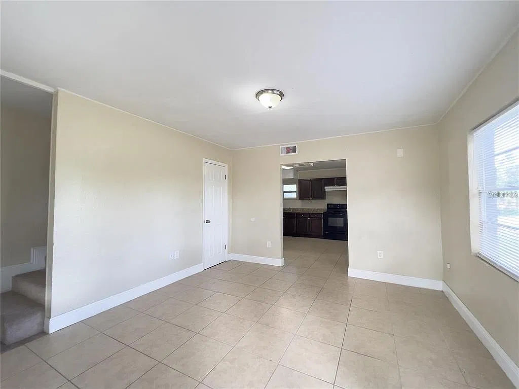 2 bed, 1.5 bath, 912 sqft, $1,450 — Photo 2