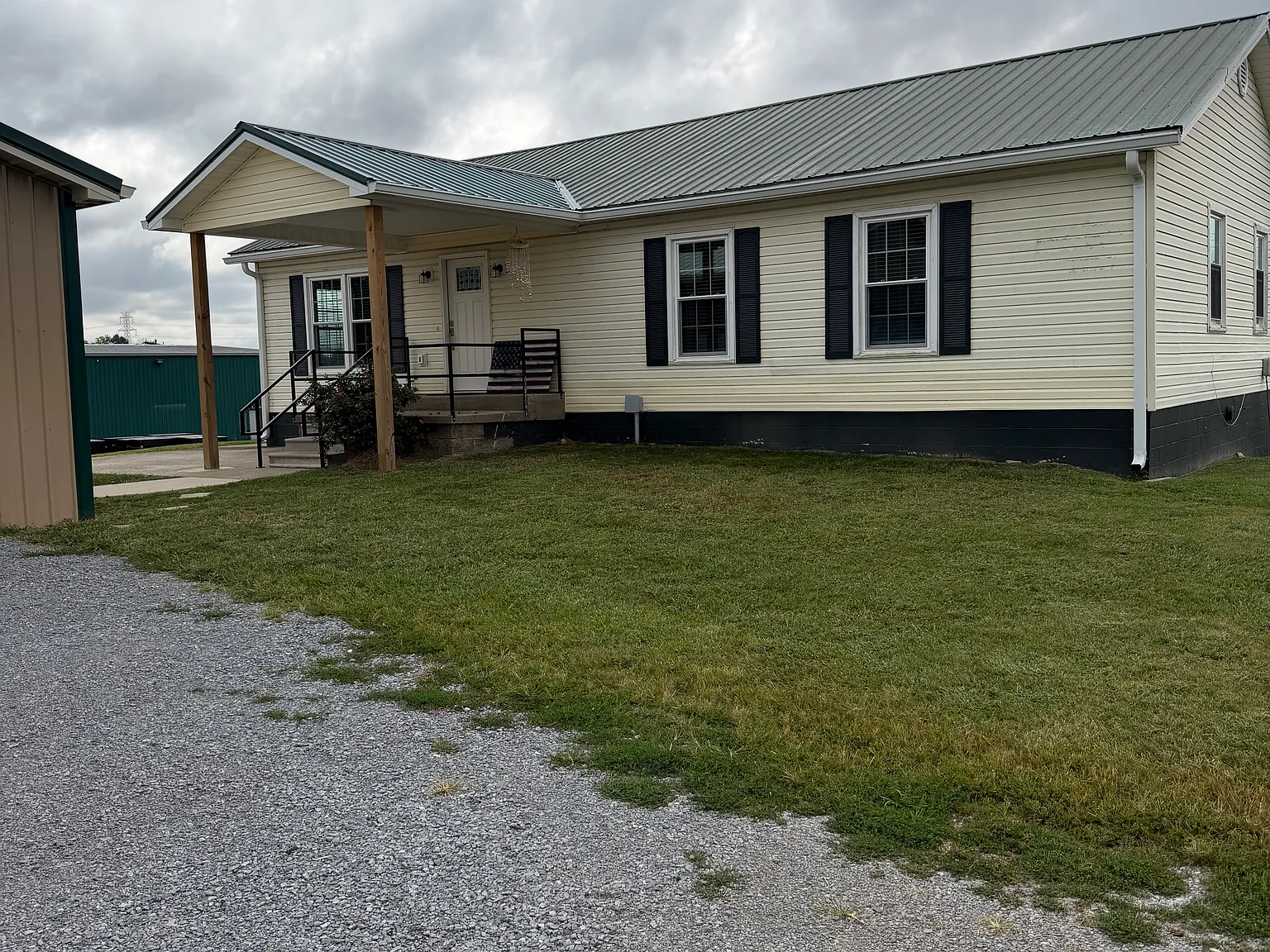 3 bed, $1,500 — Photo 2