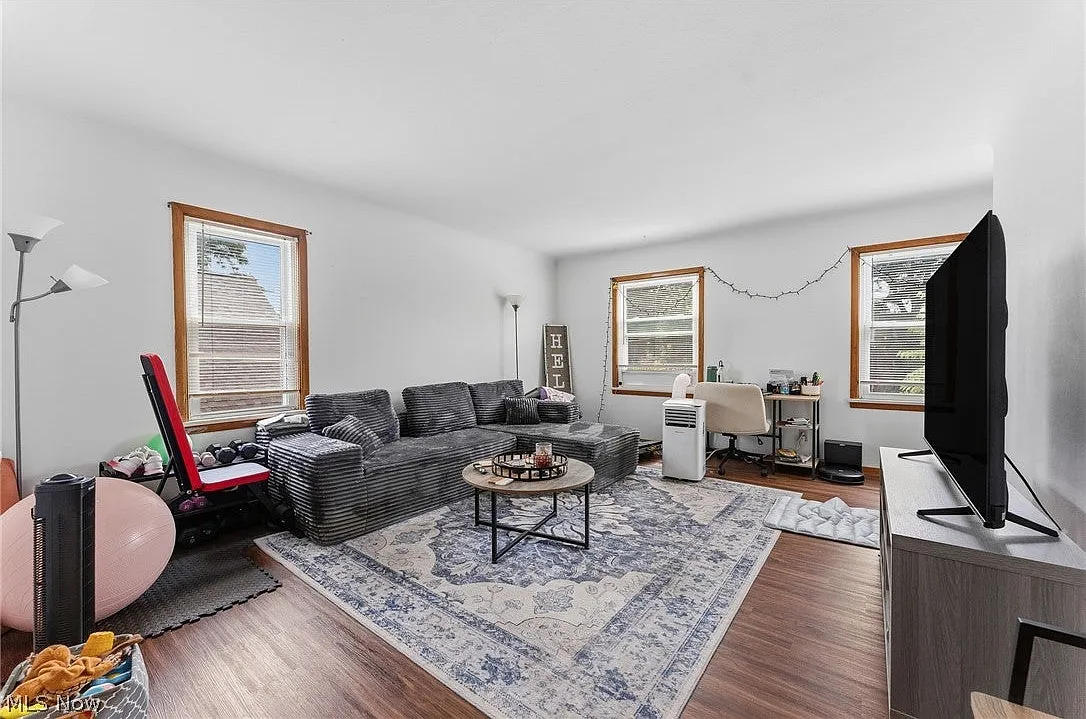2 bed, $1,375 — Photo 1